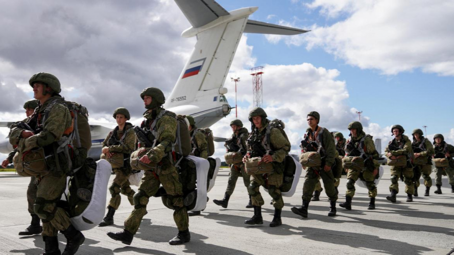 Розвідка повідомила, скільки російських військових готується прийняти Білорусь