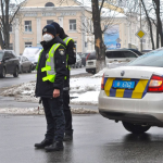 Українські водії можуть отримати штраф за тріщину на склі