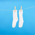 Стануть білішими за сніг: як і чим відбілити шкарпетки