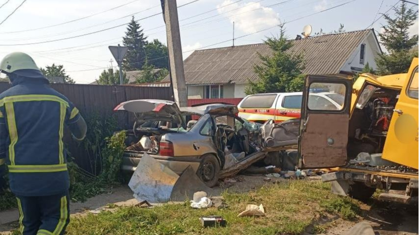 На Волині в аварії загинула жінка, ще семеро отримали травми: деталі смертельної ДТП