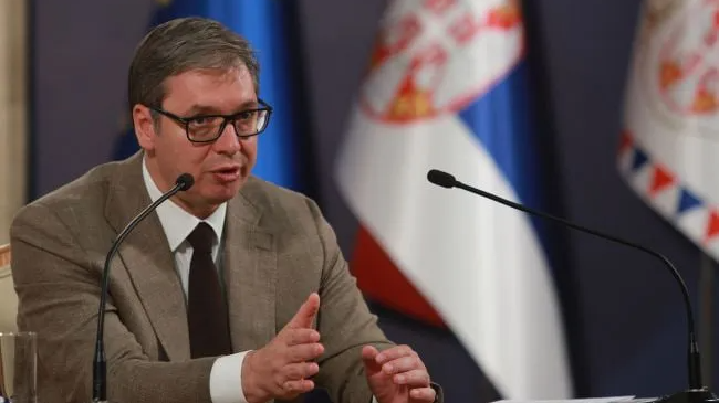 Вучич оголосив про відставку за кілька тижнів і ініціює дострокові вибори: що відбувається в Сербії