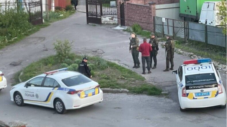Працівник Волинської ОВА вистрілив з автомата у волонтера: подробиці скандалу у Луцьку