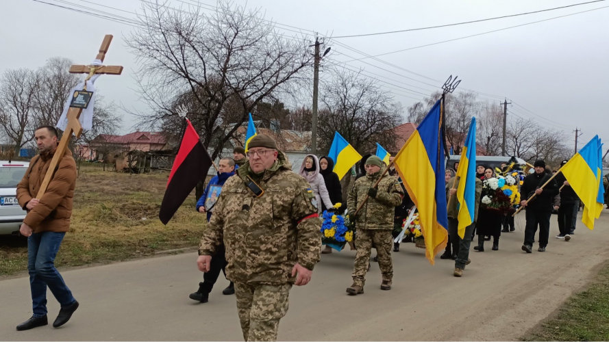 Майже півтора року тривоги та надії змінила гірка правда: на Волині попрощалися з Героєм Вадимом Гризіним