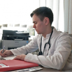 Підйомні та житло: як на Волині райлікарня залучає нових фахівців у сільську місцевість