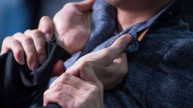 чоловік побився з підлітками, російська музика, Закарпаття
