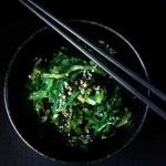 Дешевий, але приносить багато користі: який продукт довгожителі рекомендують їсти щодня