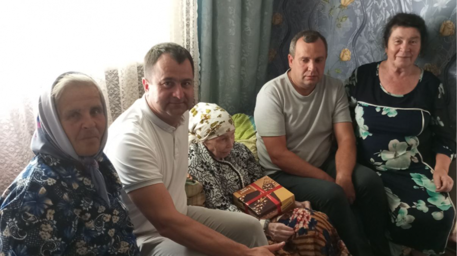 90 років любові до життя: волинянка Марфа Мороз відзначила ювілей у колі рідних