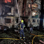Пекельна ніч у Києві: ДСНС показала, як рятувальники борються з наслідками удару РФ