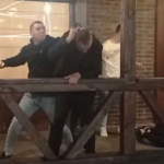 У Полтаві в місцевому кафе побилися чоловіки. Відео
