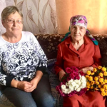 Має 8 онуків, 13 правнуків, 4 праправнуки: бабуся з Волині відзначила 97-річчя