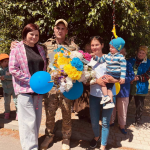 Зі сльозами радості та прапорами: на Волині емоційно зустріли звільненого з полону воїна Вадима Яковського
