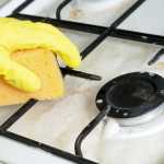 Блищатиме, як нова: як відмити газову плиту без зайвих зусиль