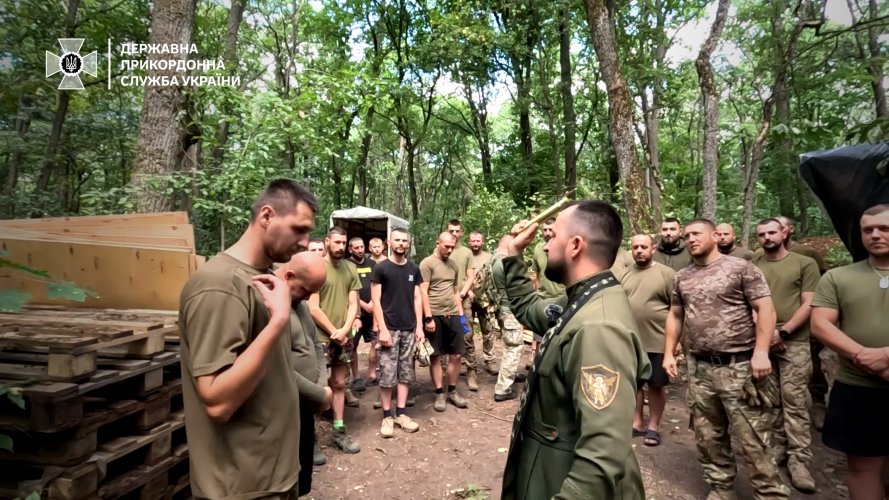 Служіння на передовій: капелани Волинського прикордонного загону підтримують військових у зоні бойових дій