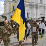 Загинув на Донеччині: у Луцьку попрощалися з Героєм Андрієм Головченком