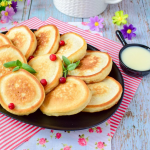 Пишні оладки на кислому молоці: найсмачніший рецепт