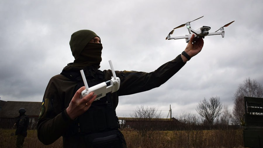 Коригування вогню та пошук ДРГ: на Волині гвардійці працюють з дронами