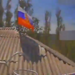 Волинські бійці знищили триколор, який росіяни розвісили на багатоповерхівці