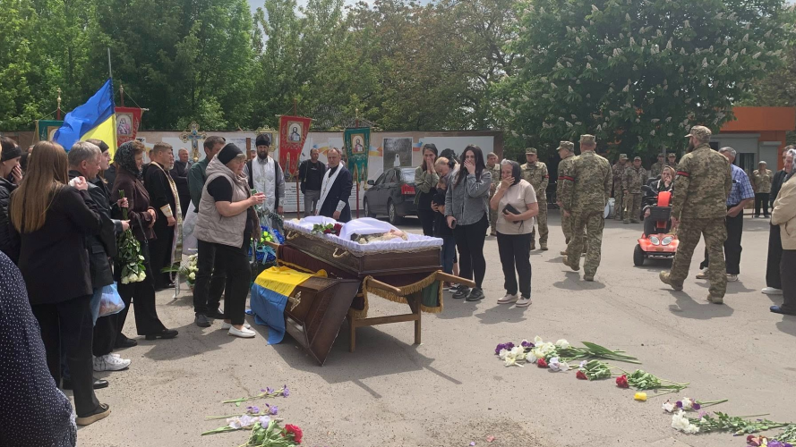 Загинув смертю Героя: на Волині провели в останню путь захисника Олега Хайбу