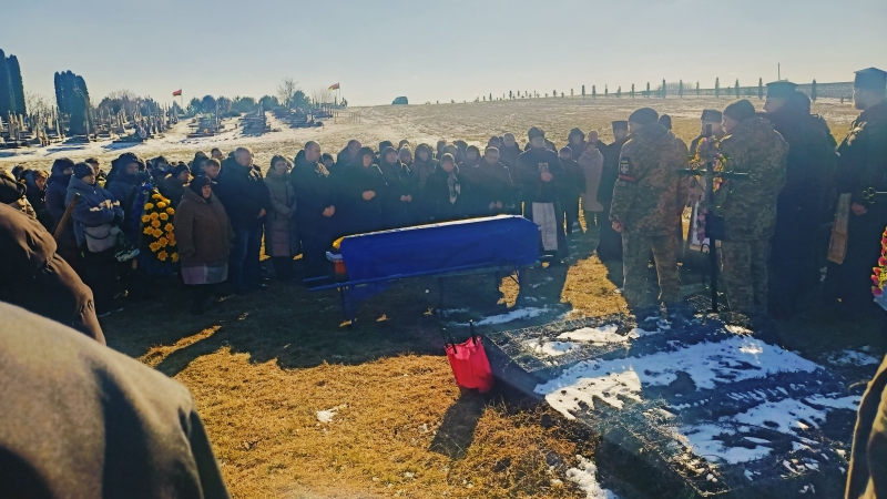 Загинув від влучання ворожого FPV-дрона: на Волині поховали 33-річного Героя Романа Конделя