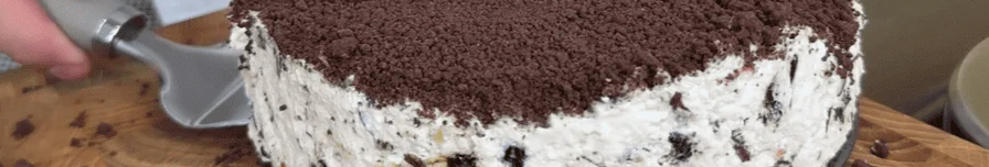 Святковий торт без випікання: готується швидко й завжди виходить ідеальним