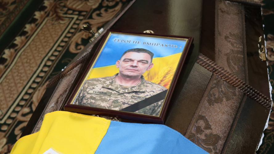 З перших днів вторгнення захищав Батьківщину: на Волині попрощалися з Героєм Василем Івановим