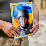 Загинув за Україну: батькам полеглого Героя з Волині вручили його посмертну нагороду