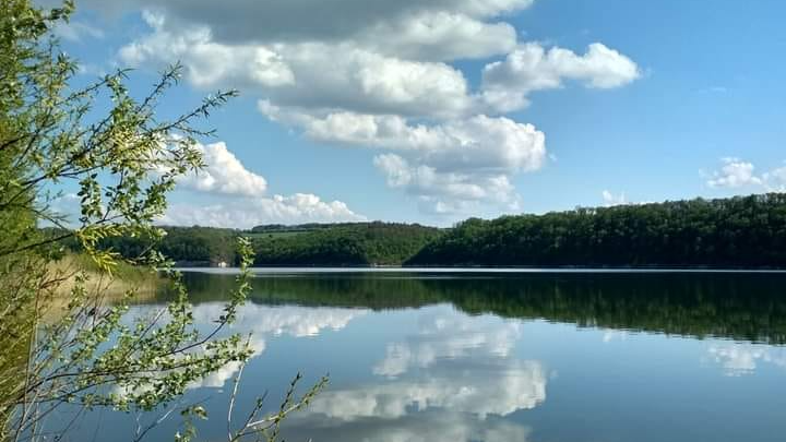 До України йдуть грози, а на Волинь – ще й з вітром