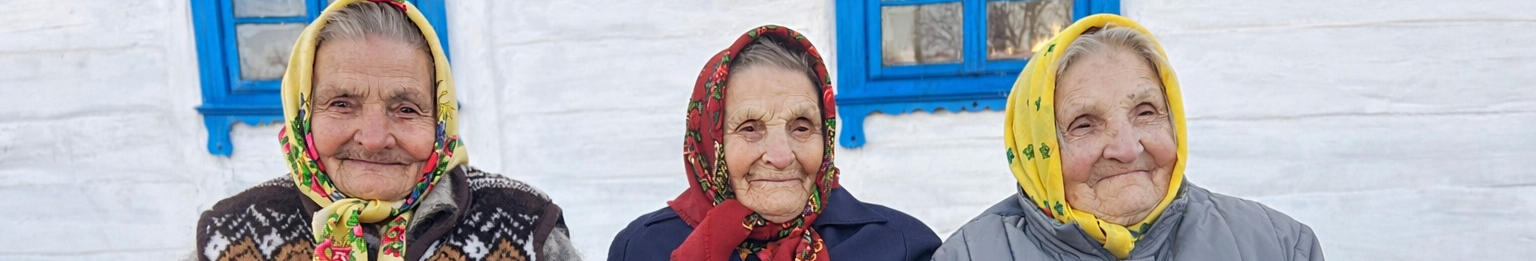 Дитинство, молодість і старість: три сестри-довгожительки прожили пліч-о-пліч в одному селі на Волині