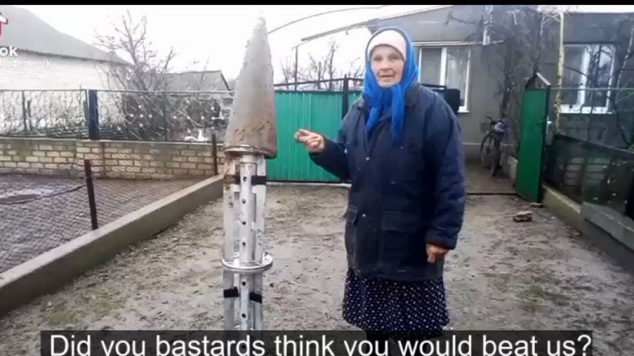 Бабуся з Херсонщини відверто розповіла, що думає про окупантів та їх ракети. Відео