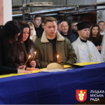 Осиротіла 3-річна донечка: у Луцьку попрощалися з Героєм Артемом Тютюнником