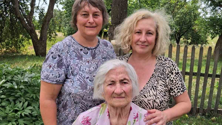90 років життя, сповненого випробувань: на Волині привітали ювілярку-довгожительку