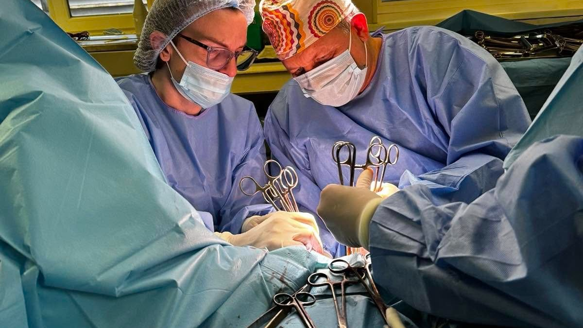 Десять років болю: як медики Волині повернули до життя 93-річну жінку