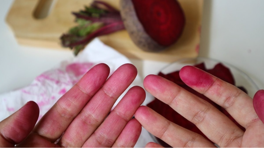 Як за 30 секунд очистити руки від буряка, риби та часнику
