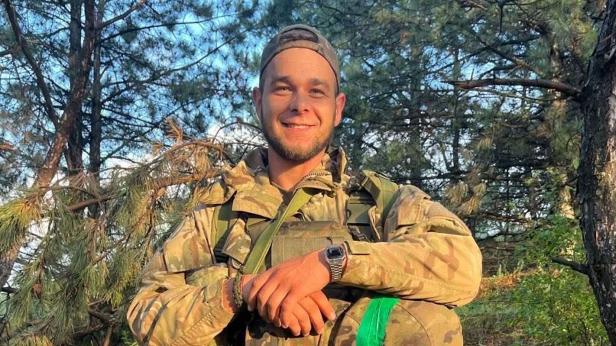 На 25-річчя йому подарували човен, але він так і не встиг вийти на воду»: спогади про полеглого Героя з Волині Артура Фринаса