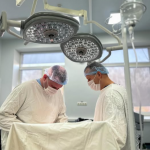 На Волині лікарі врятували пацієнта при надзвичайно рідкісній паховій грижі