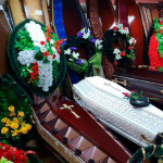 Скільки заробляють працівники похоронного бюро у Луцьку
