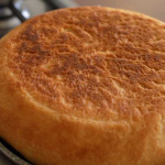 Рецепт домашнього хліба на сковороді без духовки та хлібопічки