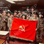 Скандал у військовому ліцеї на Волині: учні сфотографувалися з радянським прапором