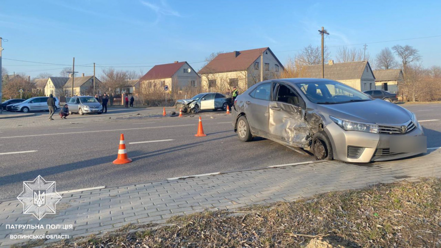 Не надав перевагу – і спричинив ДТП: у поліції розповіли деталі аварії біля Луцька