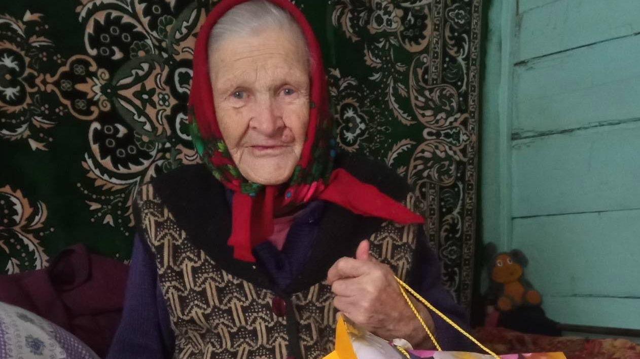 Має 3 дітей, 5 внуків та 8 правнуків: бабуся з Волині відзначила поважний ювілей