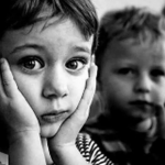 На Волині через антисанітарні умови та педикульоз у дітей оштрафували багатодітну матір