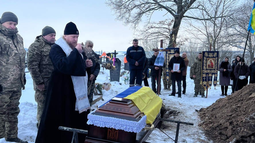 Тривалий час вважався зниклим безвісти: на Волині попрощалися з Героєм Володимиром Вакульчуком