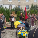 Понад рік вважався зниклим безвісти: на Волинь «на щиті» повернувся Герой Віктор Бурковський