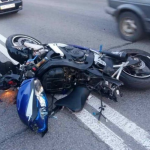 Біля Луцька зіткнулися авто та мотоцикліст: водій двоколісного у важкому стані