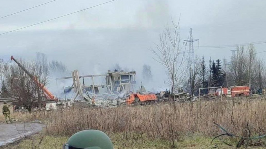 В окупованій Макіївці у новорічну ніч знищено казарму з російськими окупантами. Відео