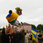 Майже три роки полону позаду: на Волині громада зі сльозами радості зустріла захисника Сергія Кизуна