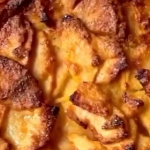 Ароматний яблучний пиріг — швидкий рецепт, який завжди вдається