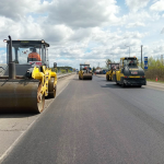 На Волині ремонтують дороги: де водіям варто очікувати затори через роботи