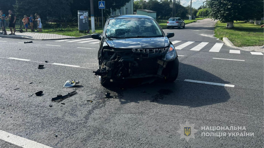 На Волині автівка зіткнулася з мотоциклістом, водій двоколісного у лікарні