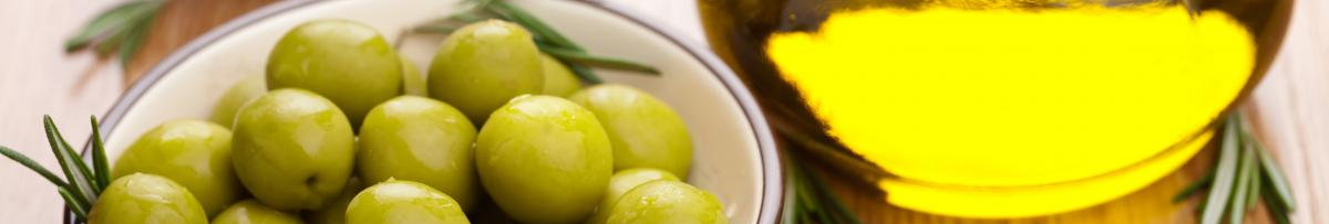 Одна ложка «рідкого золота» й організм вам подякує: чому зранку варто пити оливкову олію